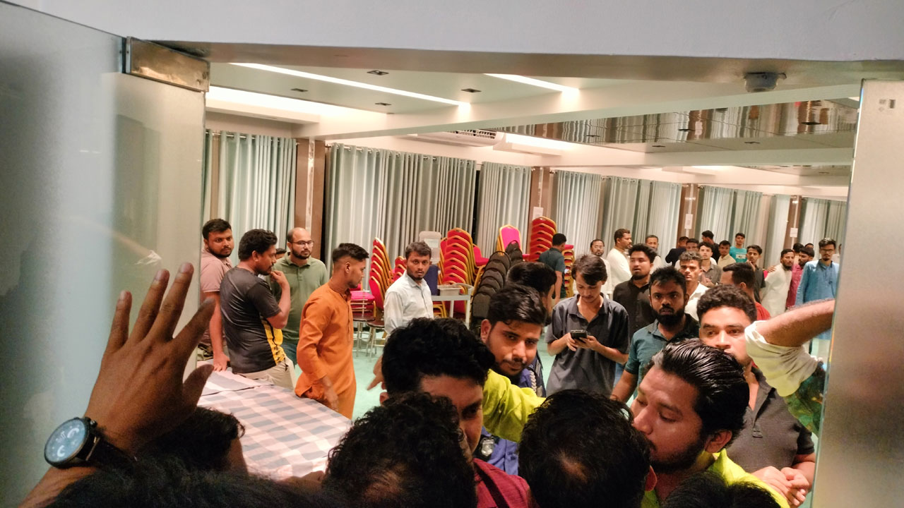 আবাসিক হোটেলে গোপন বৈঠক! ১৯ ইউপি সদস্য আটক 