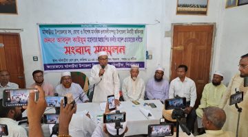 মঠবাড়িয়া উপজেলা নির্বাহী কর্মকর্তার বদলী প্রত্যাহারের দাবী করেছেন শিক্ষা পরিবার